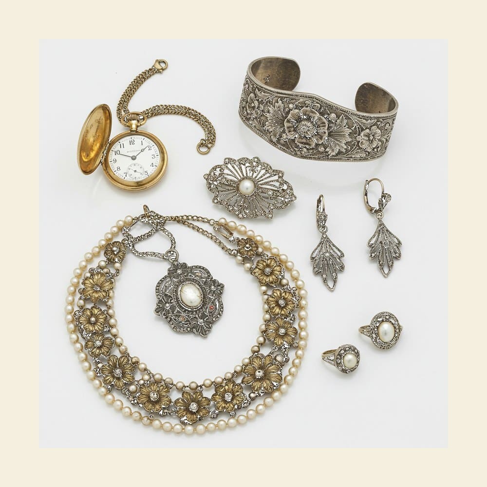 Antique Costume Jewellery antiques we buy
